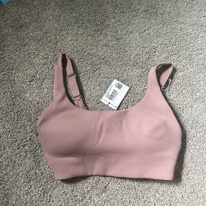 Lululemon women’s size 2 brand new with tags